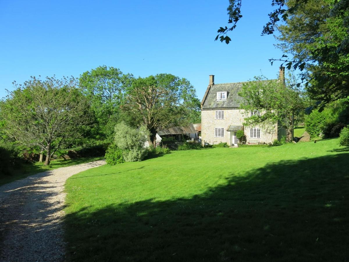 Horseshoe Barn Axminster Luaran gambar