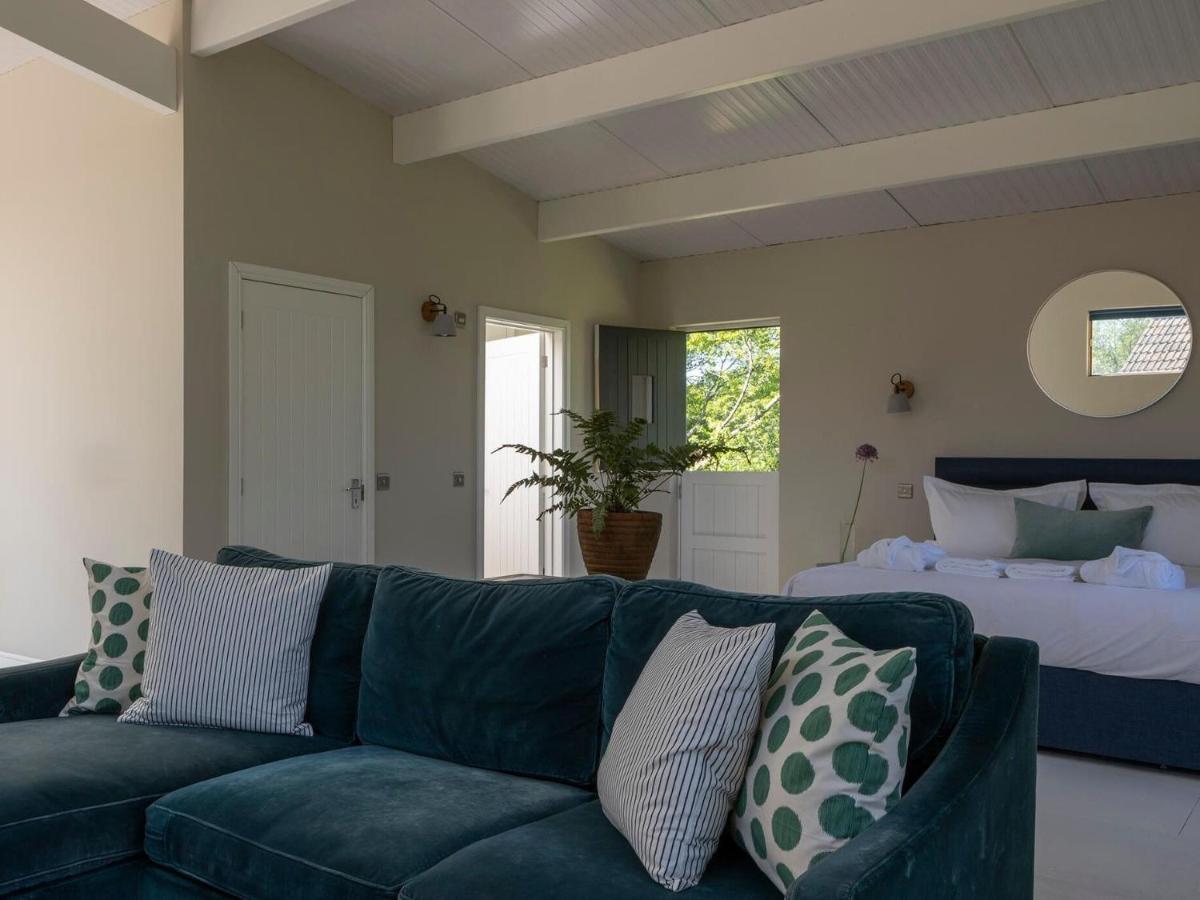 Horseshoe Barn Axminster Luaran gambar